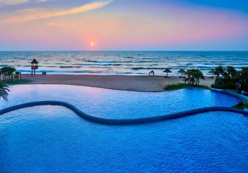 Huidong Dusit Thani Shuangyue Bay Resort Huizhou מראה חיצוני תמונה